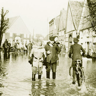 Im Februar 1940 erreichte das Hochwasser des Heubachs fast die Detmolder Straße